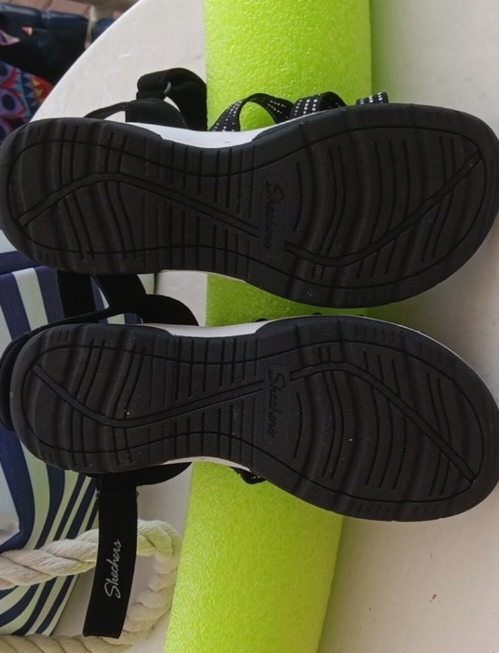 Skechers Black Strappy Sport Sandals with White Dotted Accents.New! Size 6 - Picture 8 of 8
